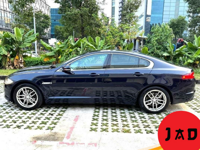 
								JAGUAR XF 2015 BLUE 2.0L full									