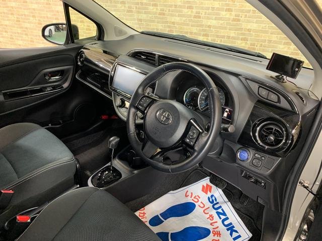 
								TOYOTA VITZ HYBRID U full									