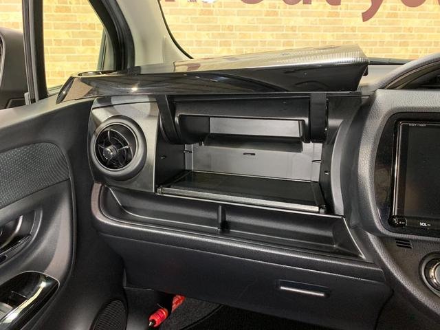
								TOYOTA VITZ HYBRID U full									