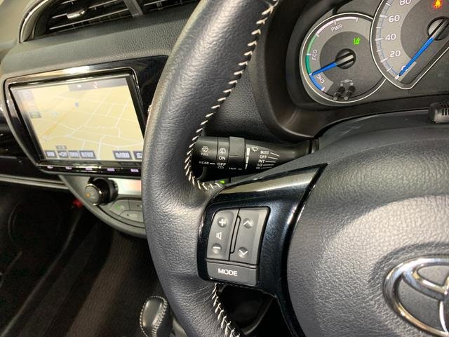 
								TOYOTA VITZ HYBRID U full									
