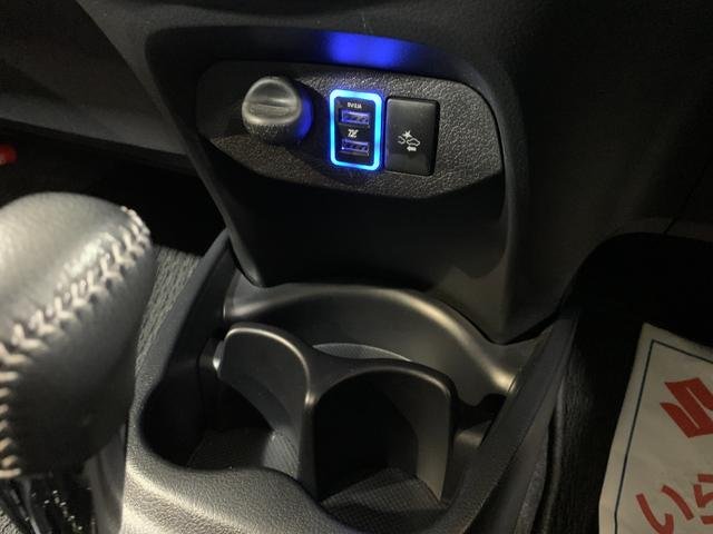 
								TOYOTA VITZ HYBRID U full									
