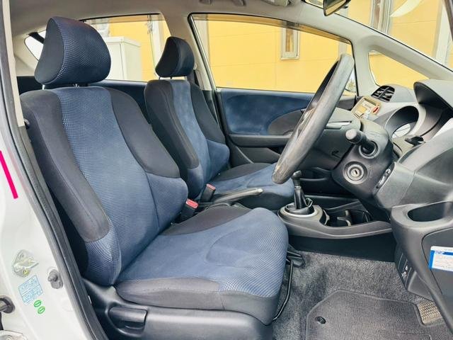 
								HONDA FIT G full									