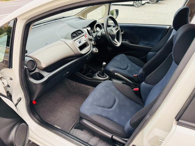 
								HONDA FIT G full									