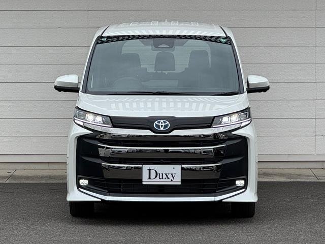 
								TOYOTA NOAH HYBRID full									