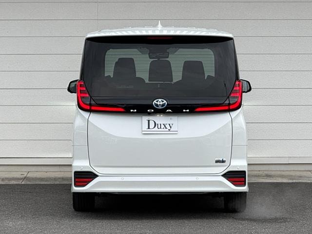 
								TOYOTA NOAH HYBRID full									