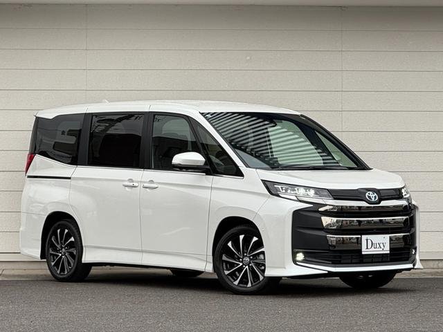 
								TOYOTA NOAH HYBRID full									