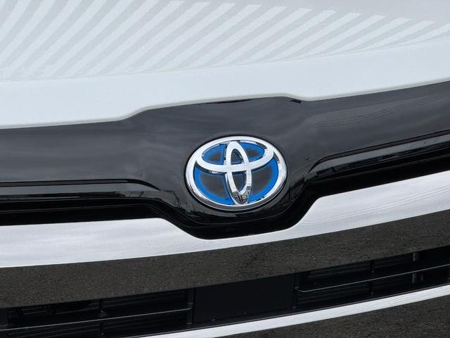 
								TOYOTA NOAH HYBRID full									