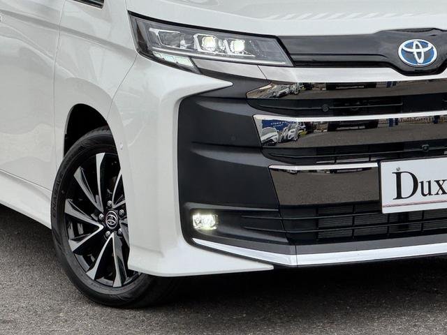 
								TOYOTA NOAH HYBRID full									