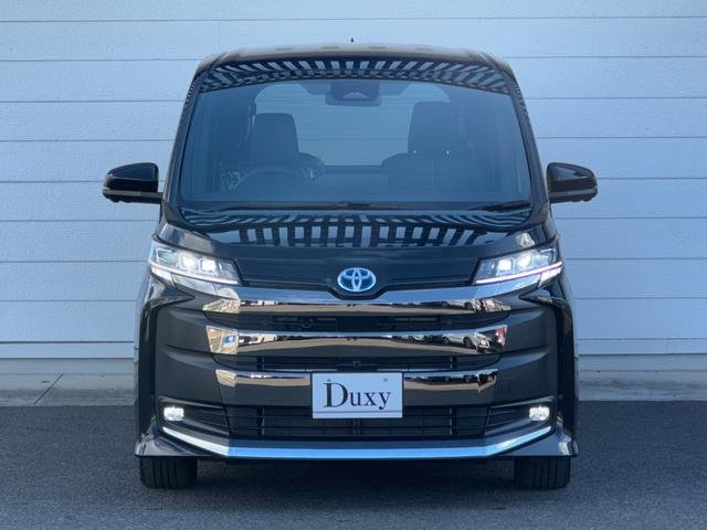 
								TOYOTA NOAH HYBRID full									
