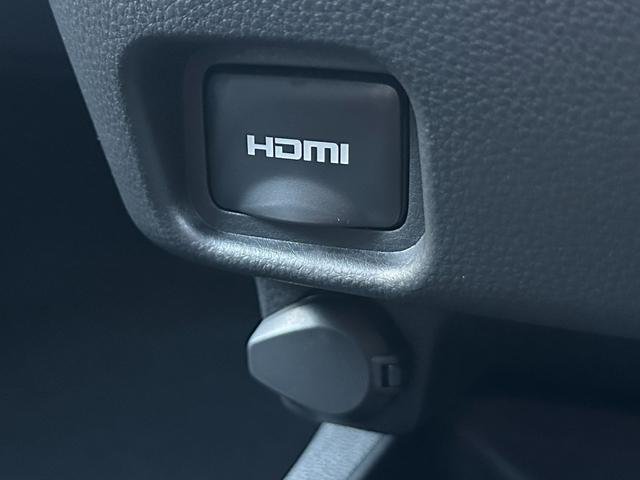 
								TOYOTA NOAH HYBRID full									