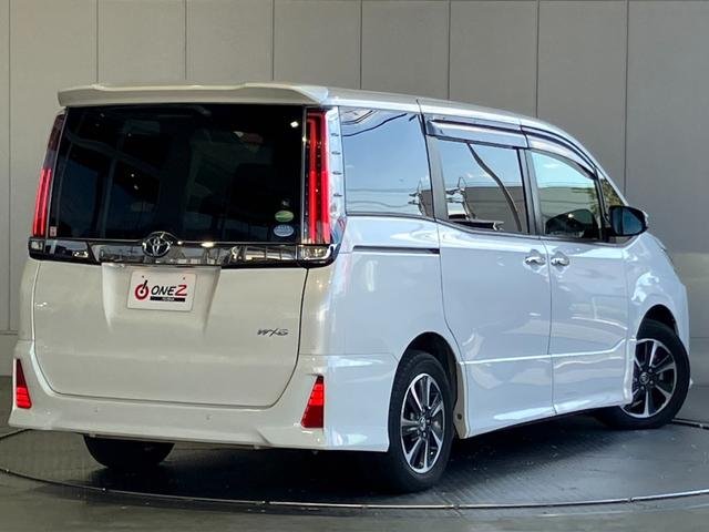 
								TOYOTA NOAH full									