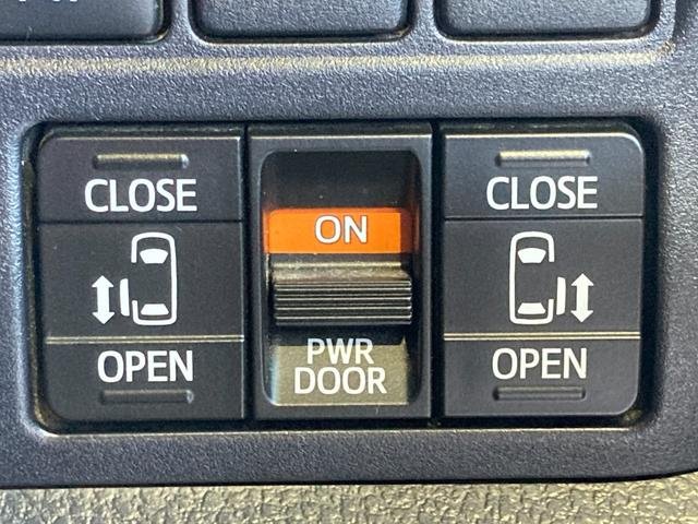 
								TOYOTA NOAH full									