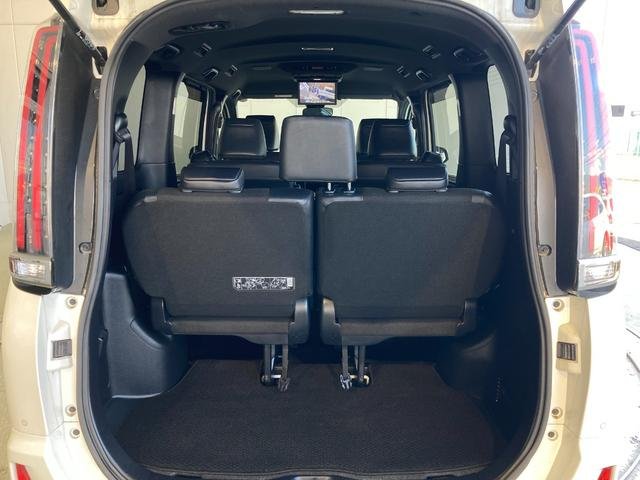 
								TOYOTA NOAH full									