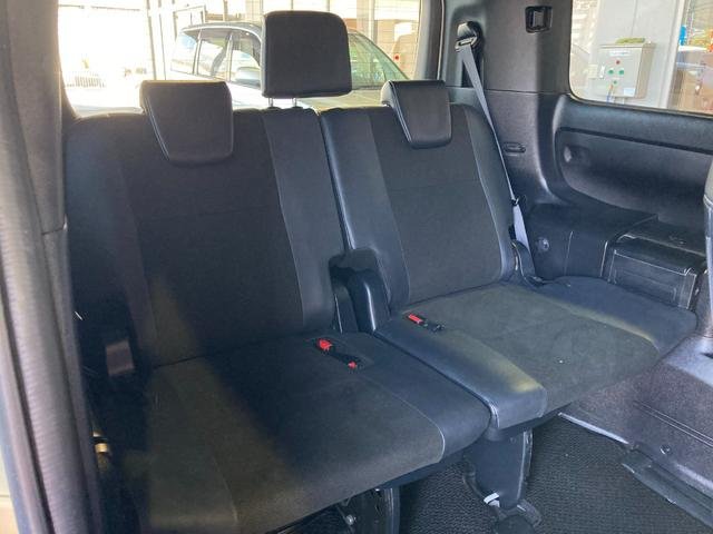 
								TOYOTA NOAH full									