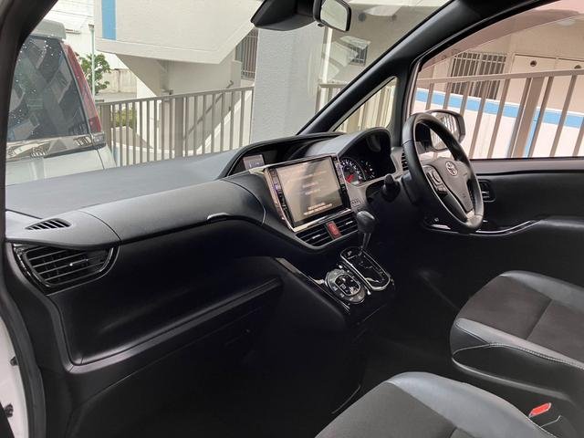 
								TOYOTA NOAH full									