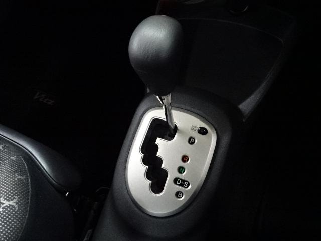 
								TOYOTA VITZ U full									