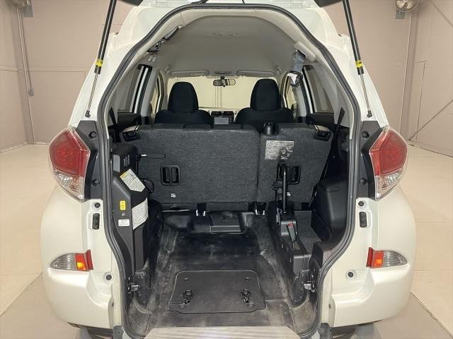 
								TOYOTA RACTIS full									