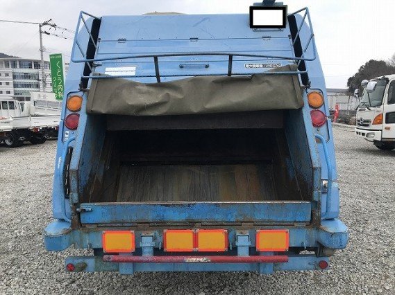 
								ISUZU FORWARD full									