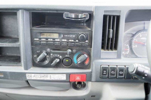 
								ISUZU ELF TRUCK full									