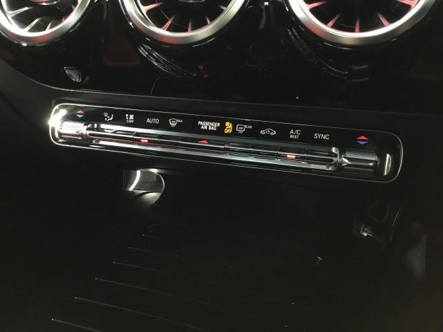
								MERCEDES-BENZ CLA full									