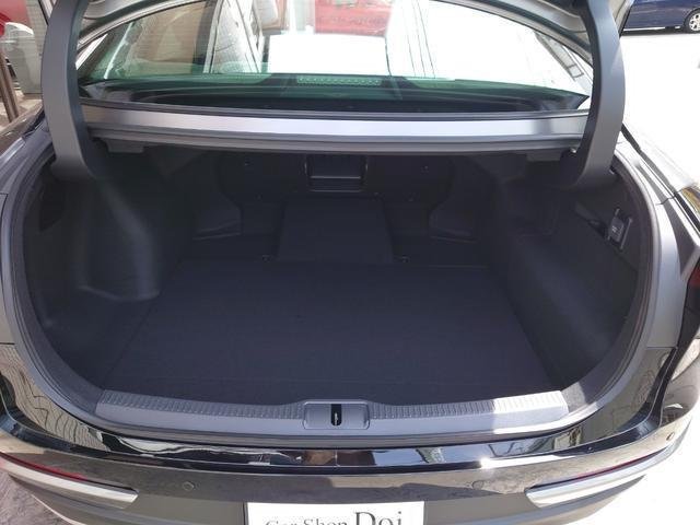 
								TOYOTA CROWN CROSSOVER full									