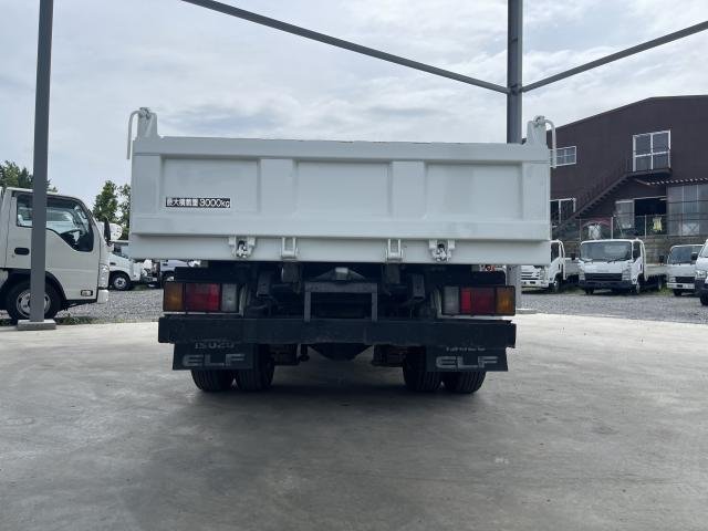 
								ISUZU ELF TRUCK full									