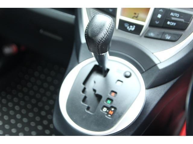 
								TOYOTA RACTIS full									