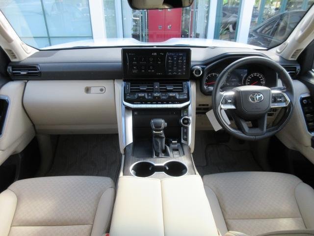 
								TOYOTA LAND CRUISER full									