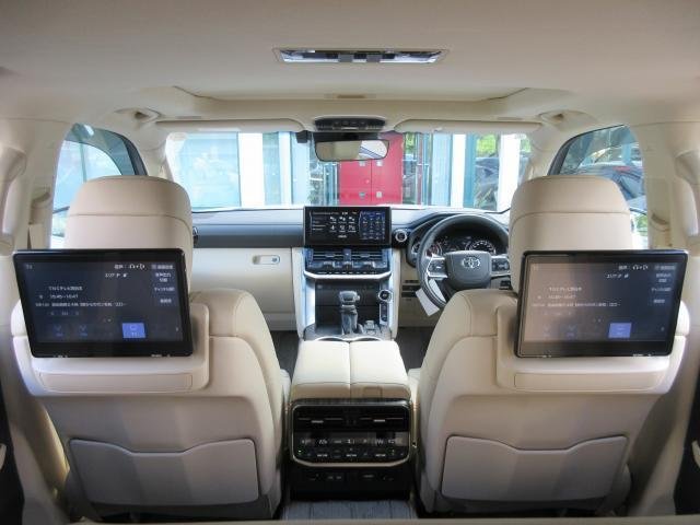 
								TOYOTA LAND CRUISER full									