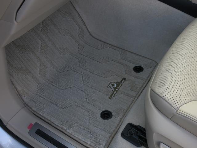 
								TOYOTA LAND CRUISER full									