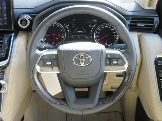
								TOYOTA LAND CRUISER full									