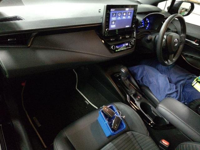 
								TOYOTA COROLLA TOURING full									