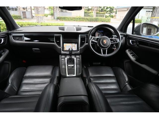 
								PORSCHE MACAN full									