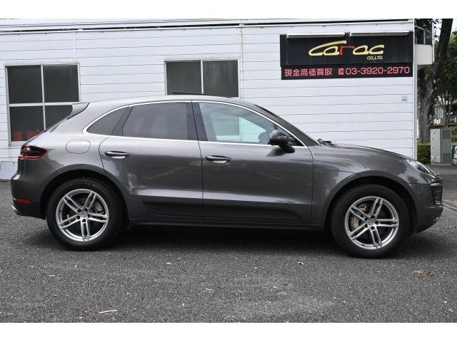 
								PORSCHE MACAN full									