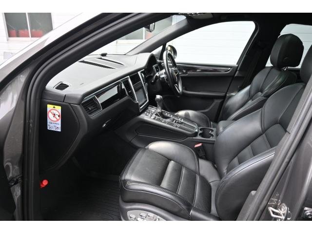
								PORSCHE MACAN full									