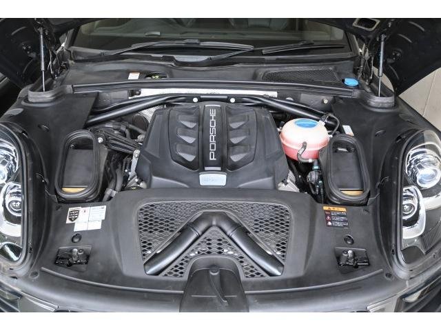 
								PORSCHE MACAN full									