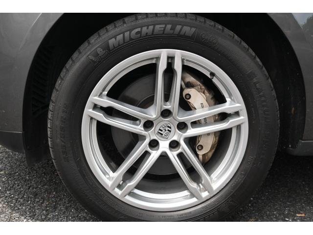 
								PORSCHE MACAN full									