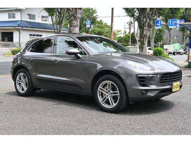 
								PORSCHE MACAN full									