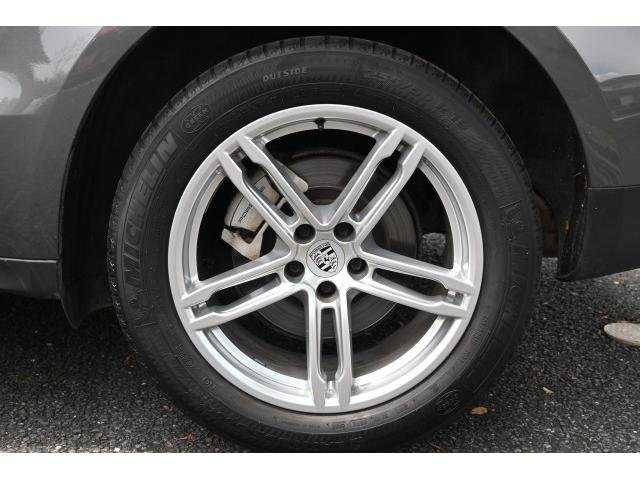 
								PORSCHE MACAN full									