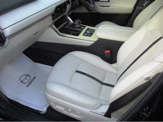 
								MAZDA CX-60 full									