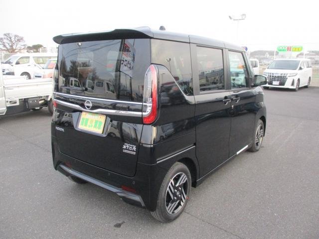 
								NISSAN ROOX full									