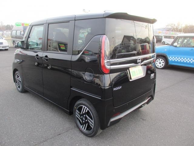 
								NISSAN ROOX full									