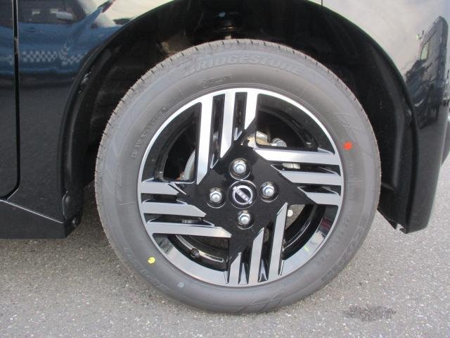 
								NISSAN ROOX full									