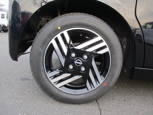 
								NISSAN ROOX full									