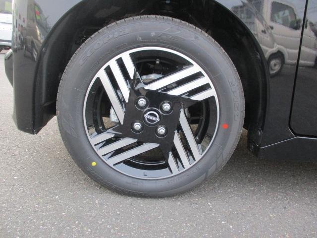 
								NISSAN ROOX full									