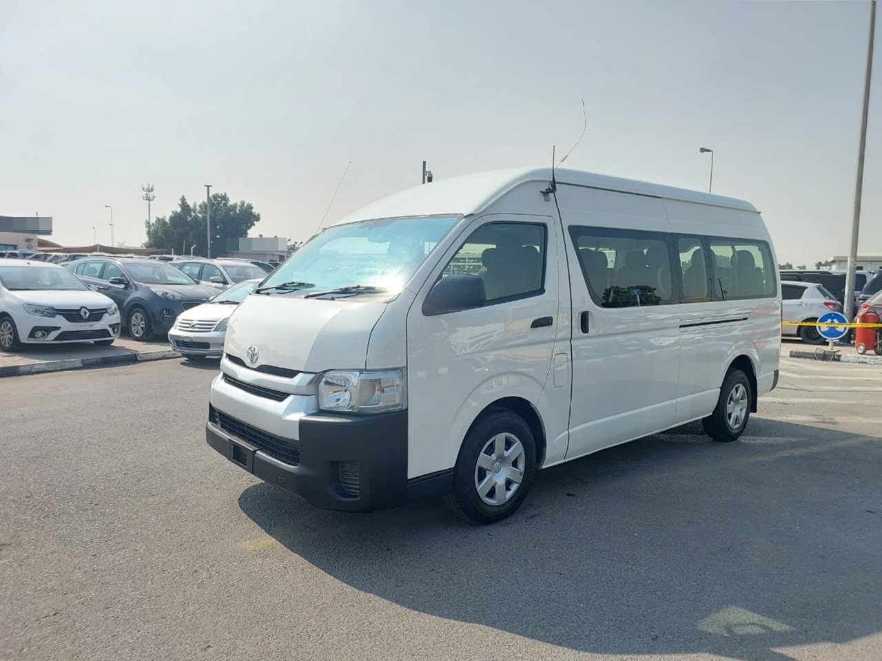 
								TOYOTA VAN full									