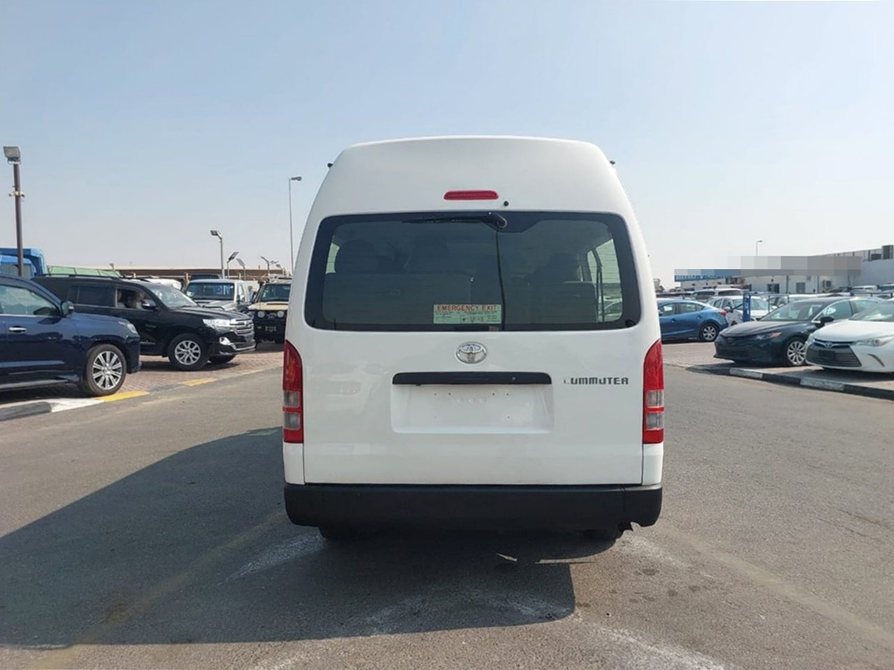 
								TOYOTA VAN full									