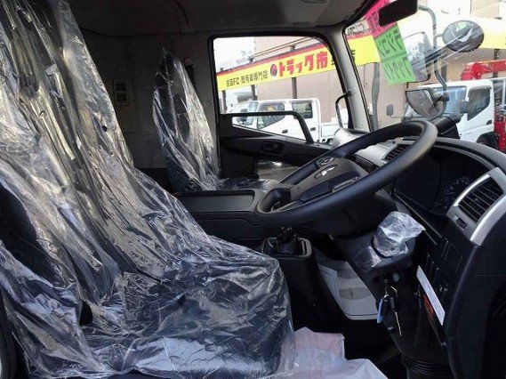 
								MITSUBISHI FUSO full									