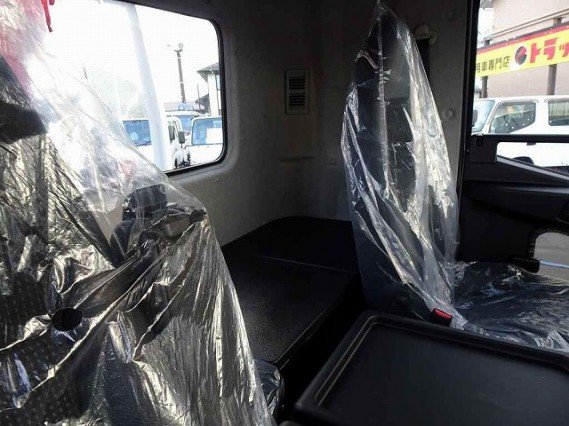 
								MITSUBISHI FUSO full									