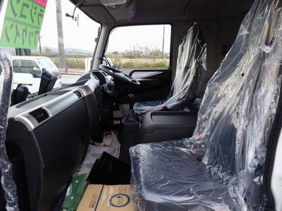 
								MITSUBISHI FUSO full									